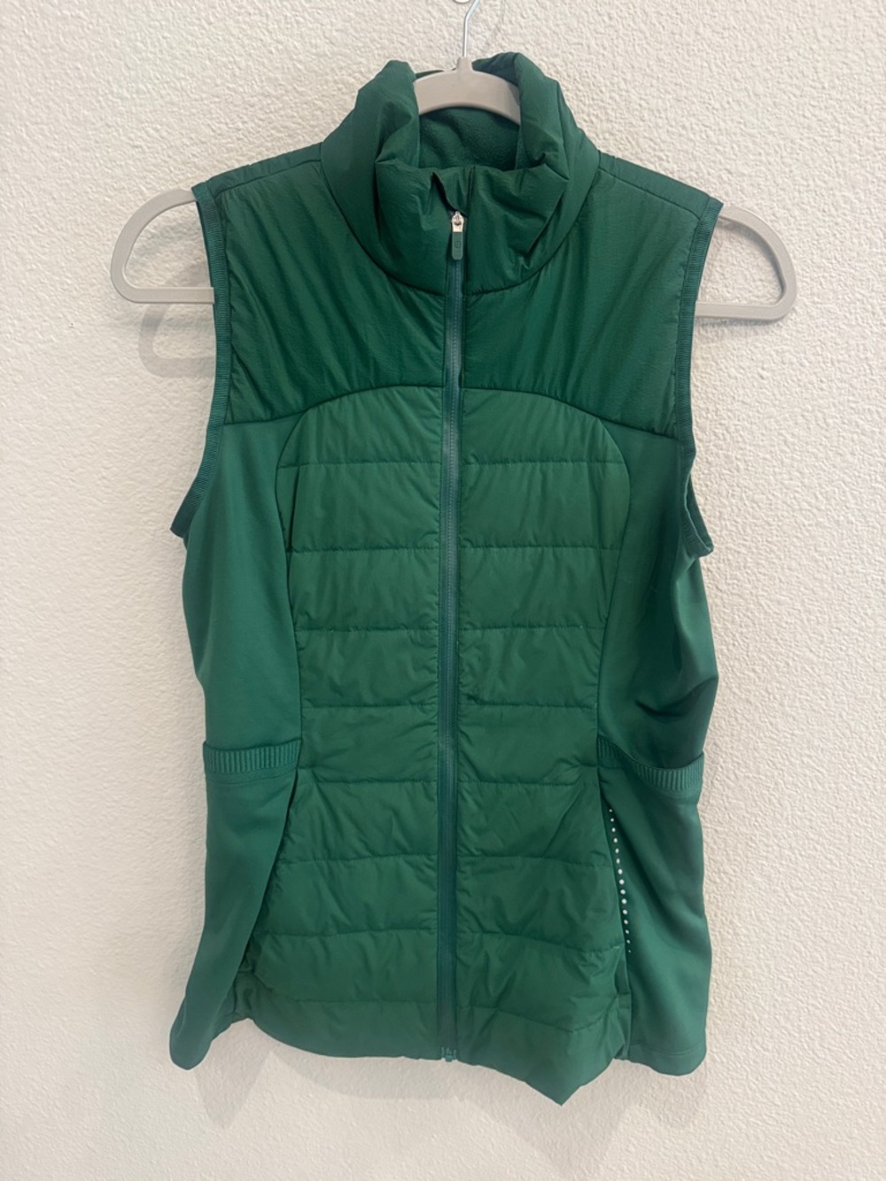 Women's Green Quilted Performance Vest - Lightweight Sleeveless Jacket